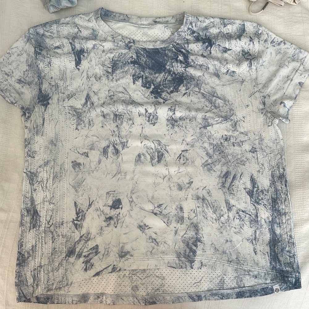 Lululemon blue tie dye short sleeve